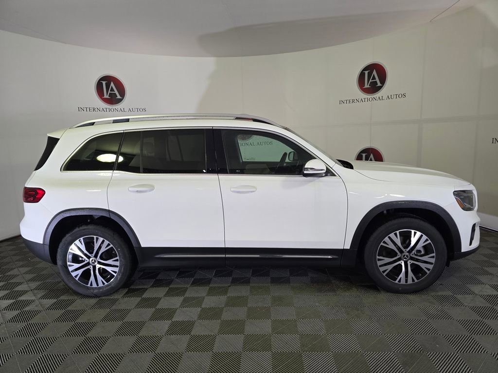 New 2025 Mercedes-Benz GLB 250 4MATIC image 3