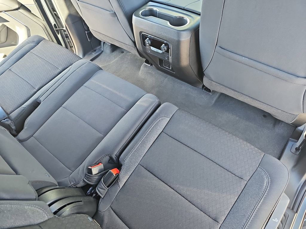 New 2026 Chevrolet Suburban LS image 11