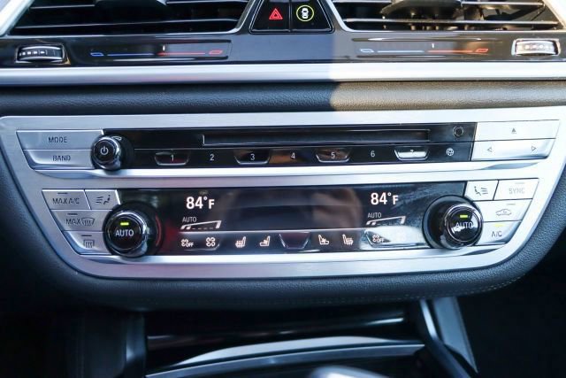 Used 2019 BMW 740i w/ Executive Package image 39