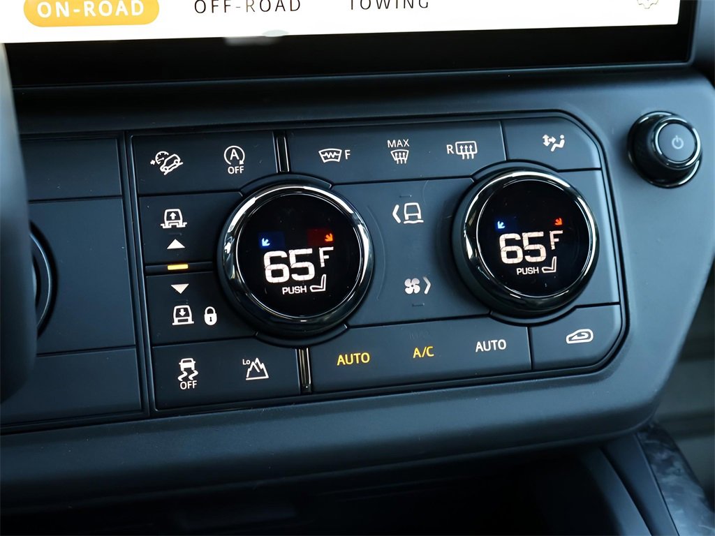 New 2026 Land Rover Defender 110 OCTA image 31