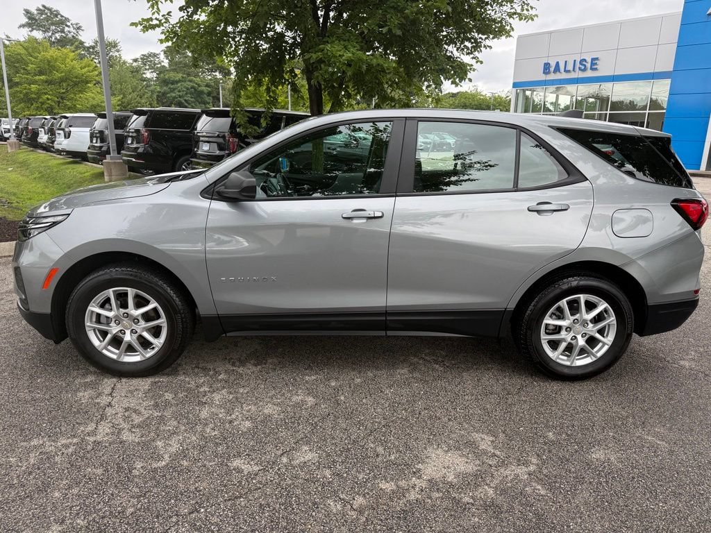 Used 2023 Chevrolet Equinox LS w/ LPO, Floor Liner Package AWD/4WD image 2