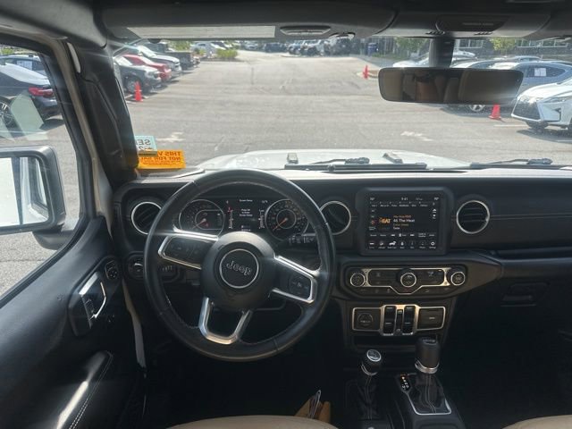 Used 2018 Jeep Wrangler Unlimited Sahara w/ Dual Top Group AWD/4WD image 16