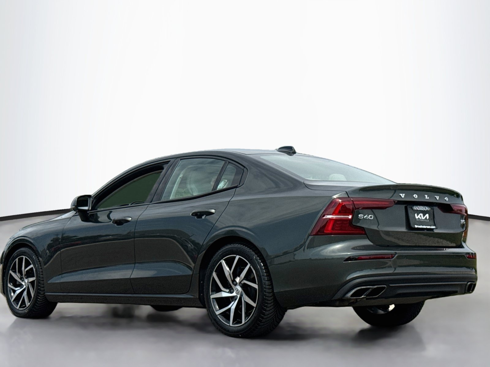 Used 2020 Volvo S60 T5 Momentum FWD image 5