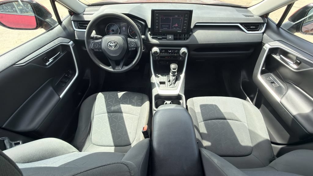 Used 2021 Toyota RAV4 XLE AWD/4WD image 12