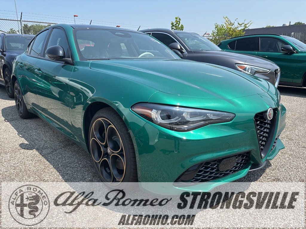 New 2025 Alfa Romeo Giulia AWD w/ Driving Assist Package video 1