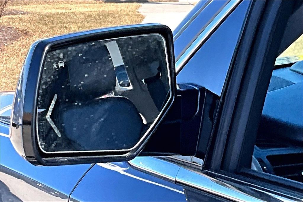 Used 2018 GMC Yukon Denali w/ Open Road Package image 13