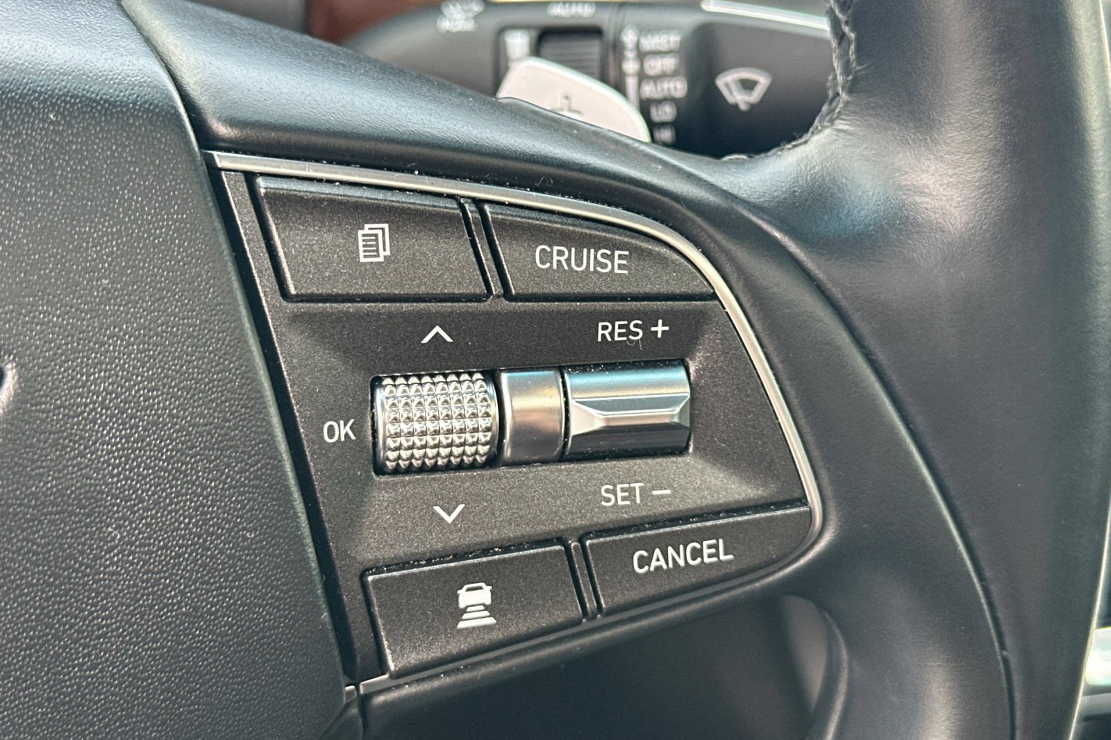 Used 2018 Genesis G90 5.0 Ultimate RWD image 29