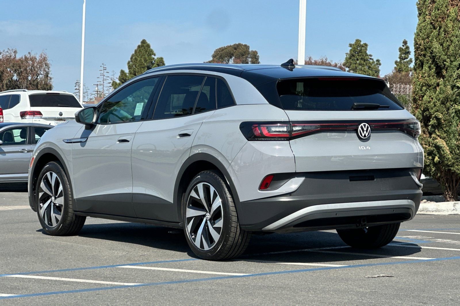 Used 2021 Volkswagen ID.4 Pro S w/ Gradient Package image 6