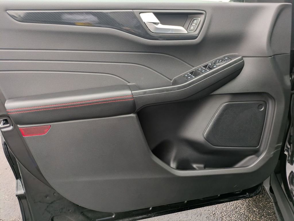 New 2026 Ford Escape ST-Line w/ Cold Weather Package image 21