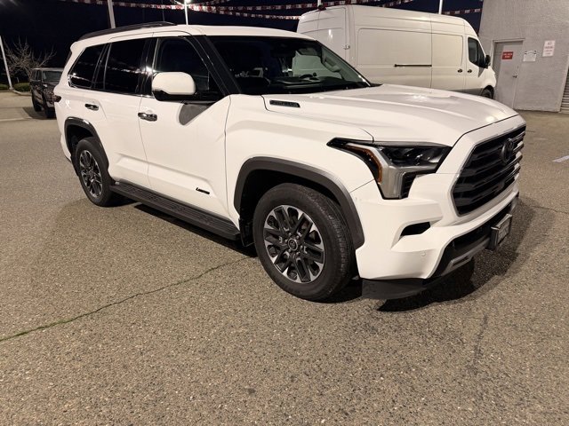 Used 2023 Toyota Sequoia Limited image 5