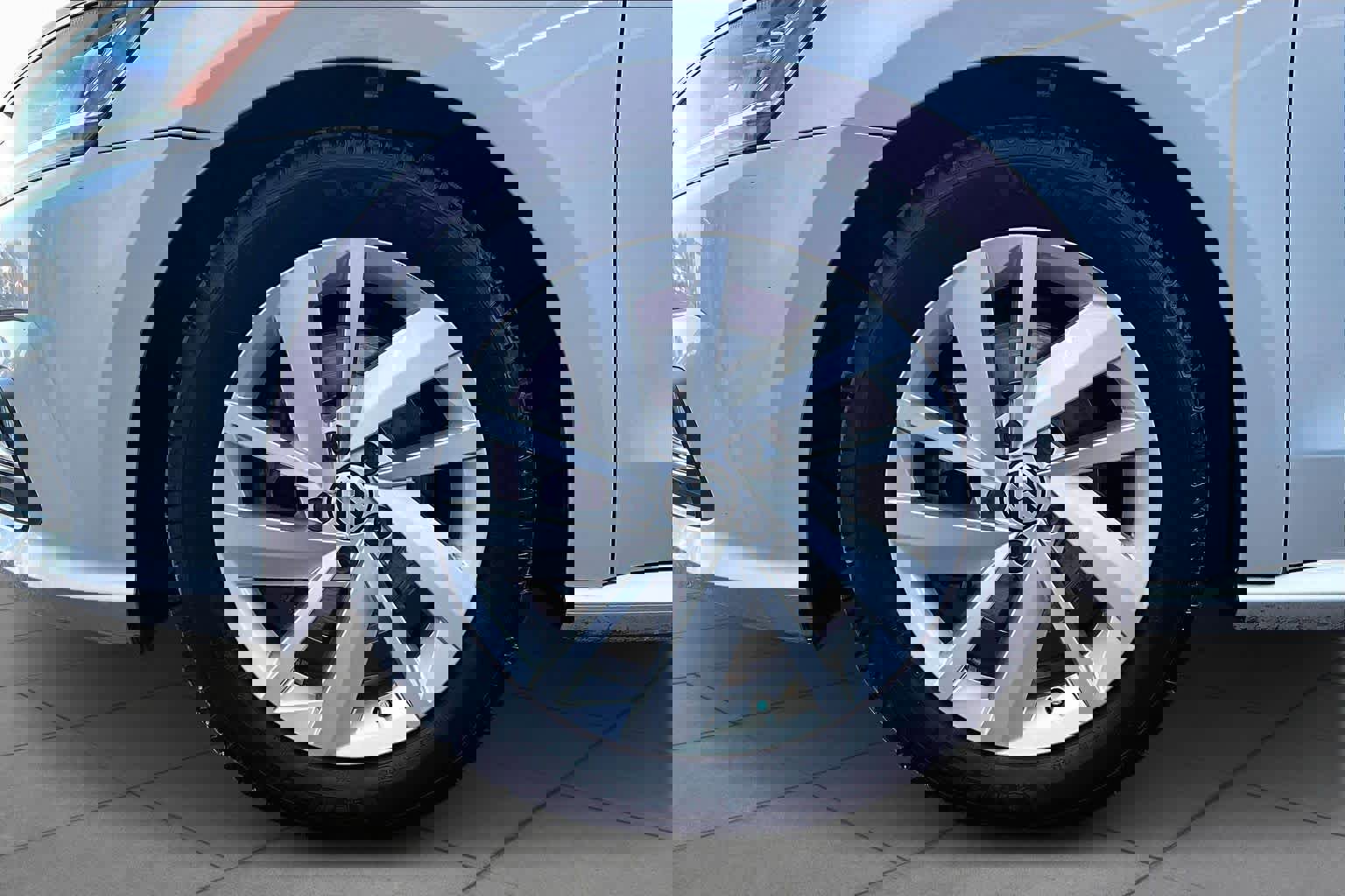 Used 2018 Volkswagen Passat 2.0T SE image 11