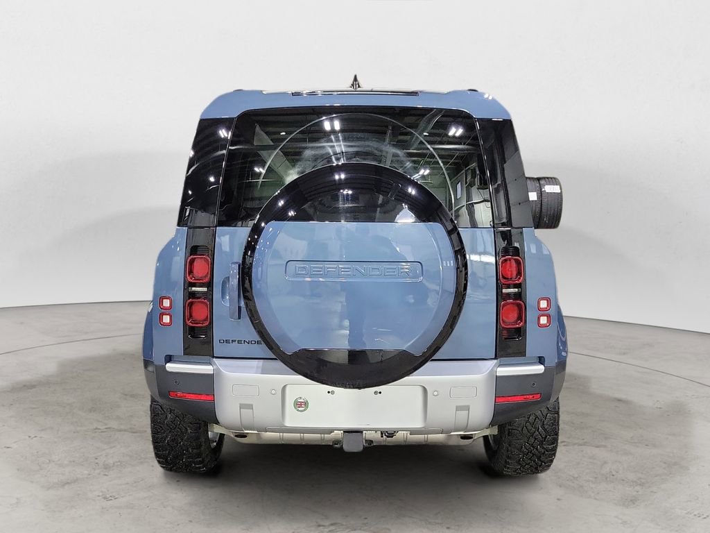 Used 2025 Land Rover Defender 110 S image 4