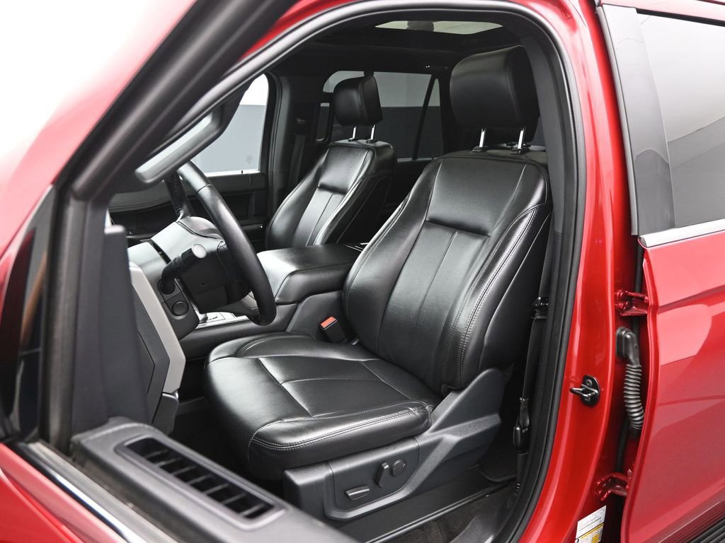 Certified 2020 Ford Expedition XLT w/ Equipment Group 202A image 8
