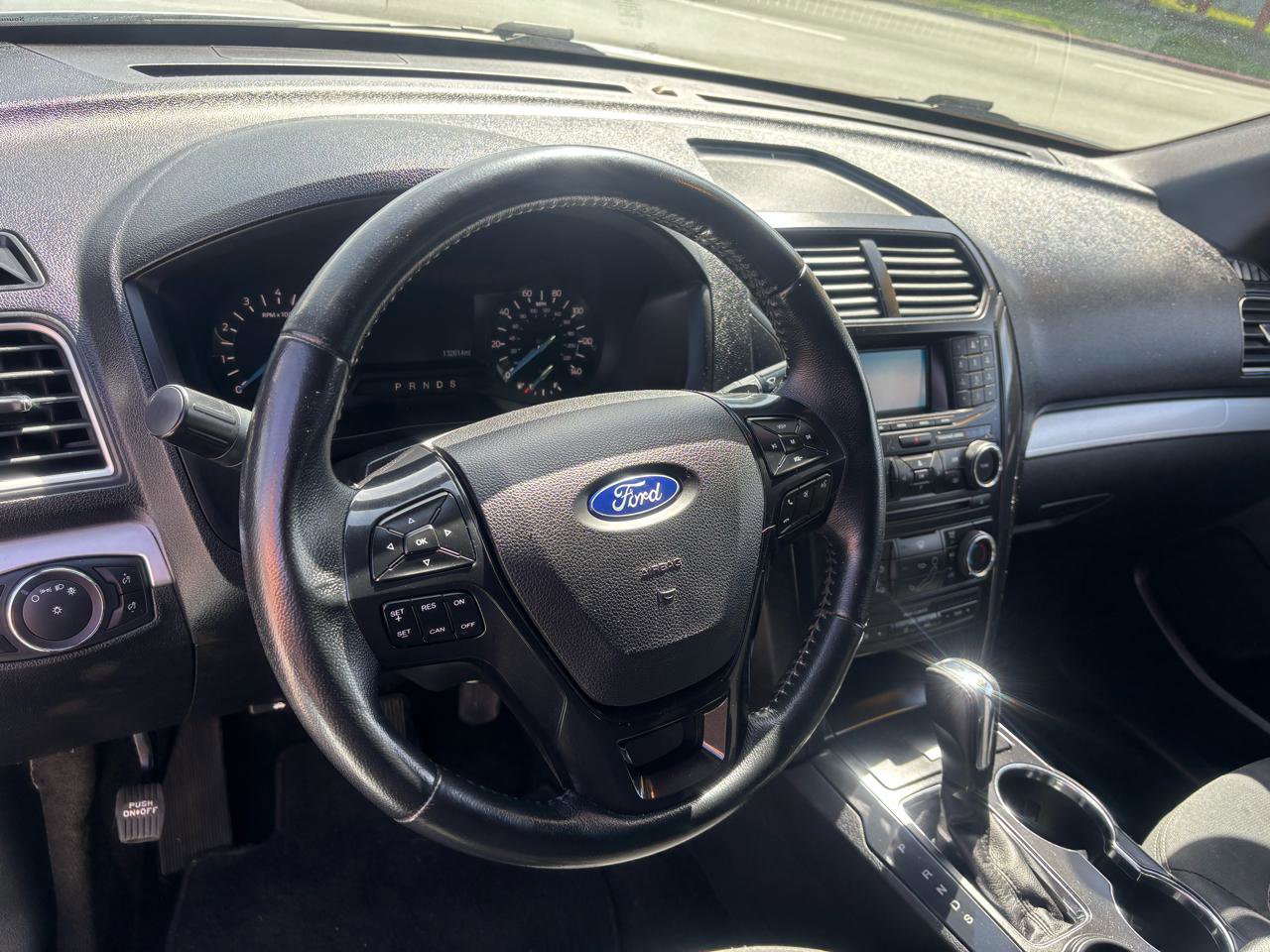 Used 2017 Ford Explorer XLT FWD image 11