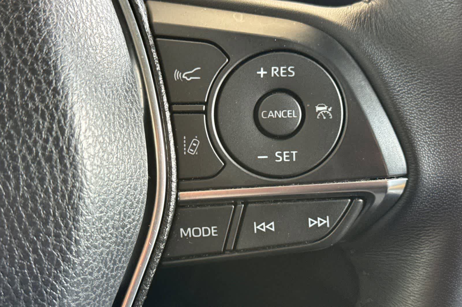 Used 2018 Toyota Camry XSE w/ Accessory Appearance Package FWD image 26