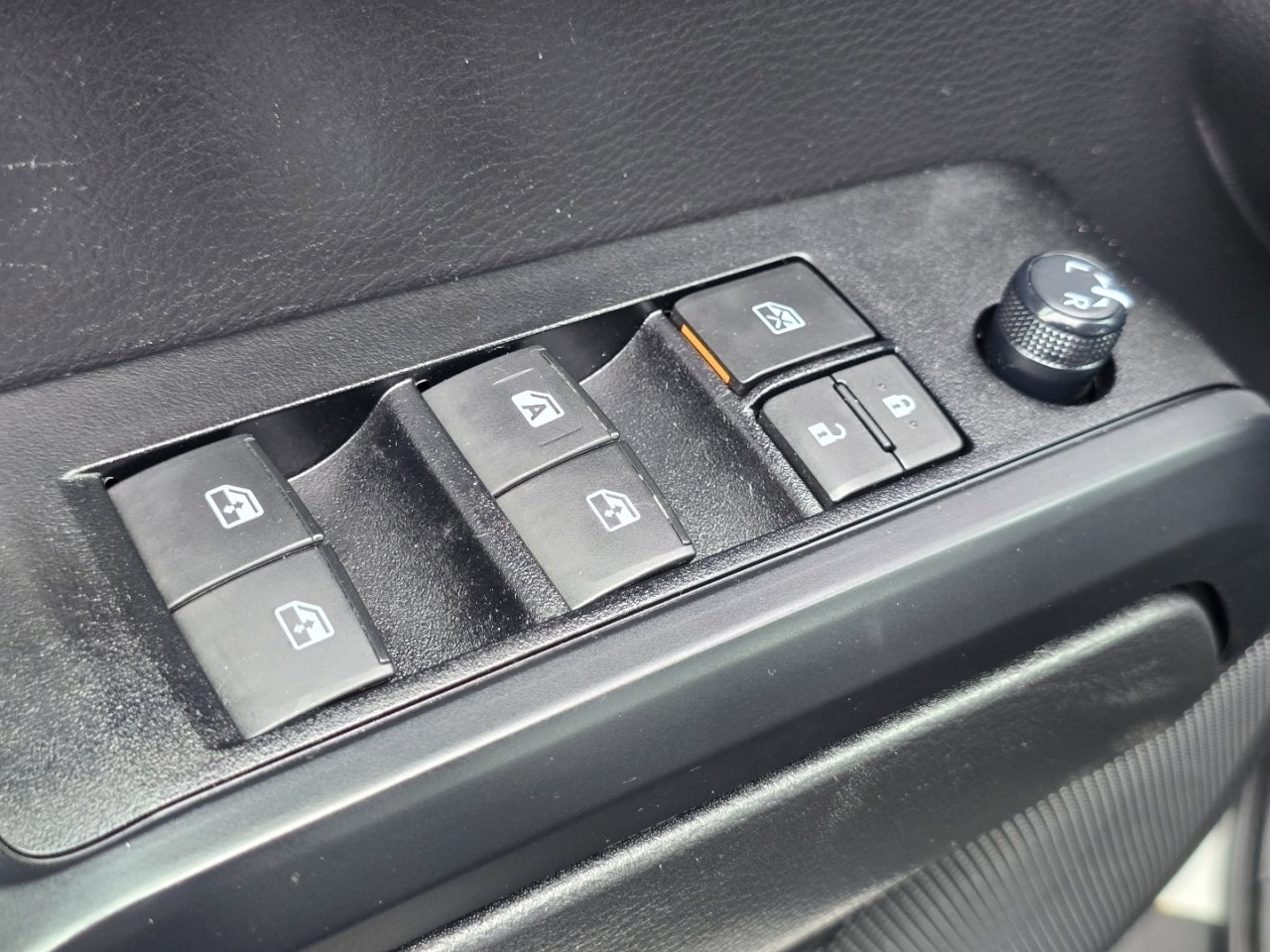 Used 2023 Toyota Tacoma SR AWD/4WD image 24