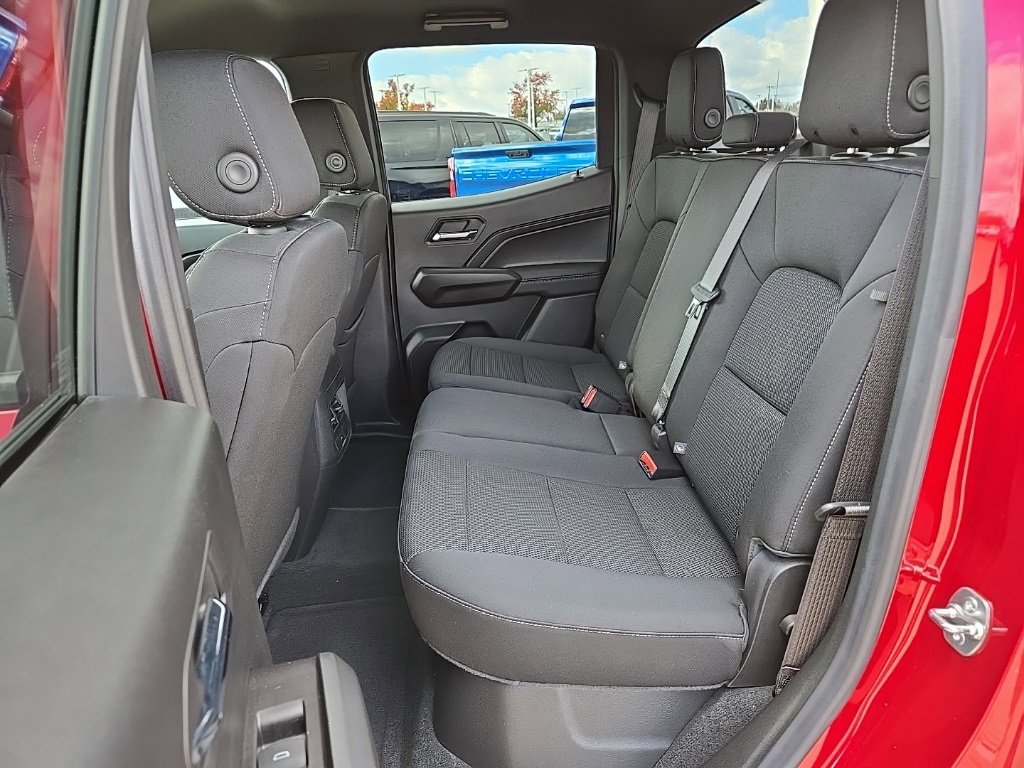 Used 2024 Chevrolet Colorado LT image 17