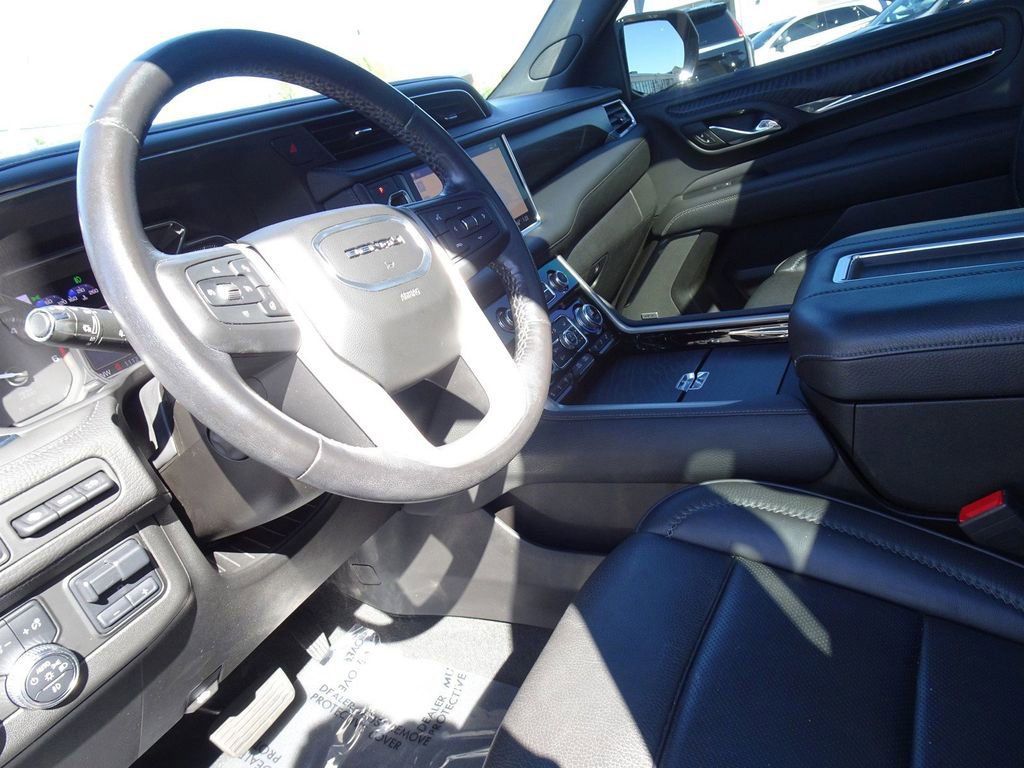 Used 2021 GMC Yukon XL Denali w/ Denali Ultimate Package image 12