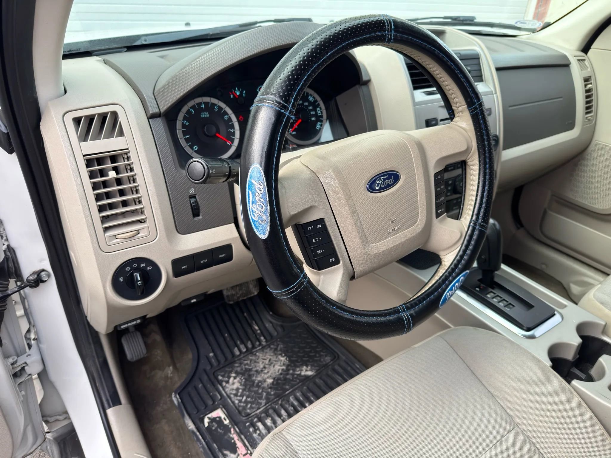 Used 2012 Ford Escape XLT image 3