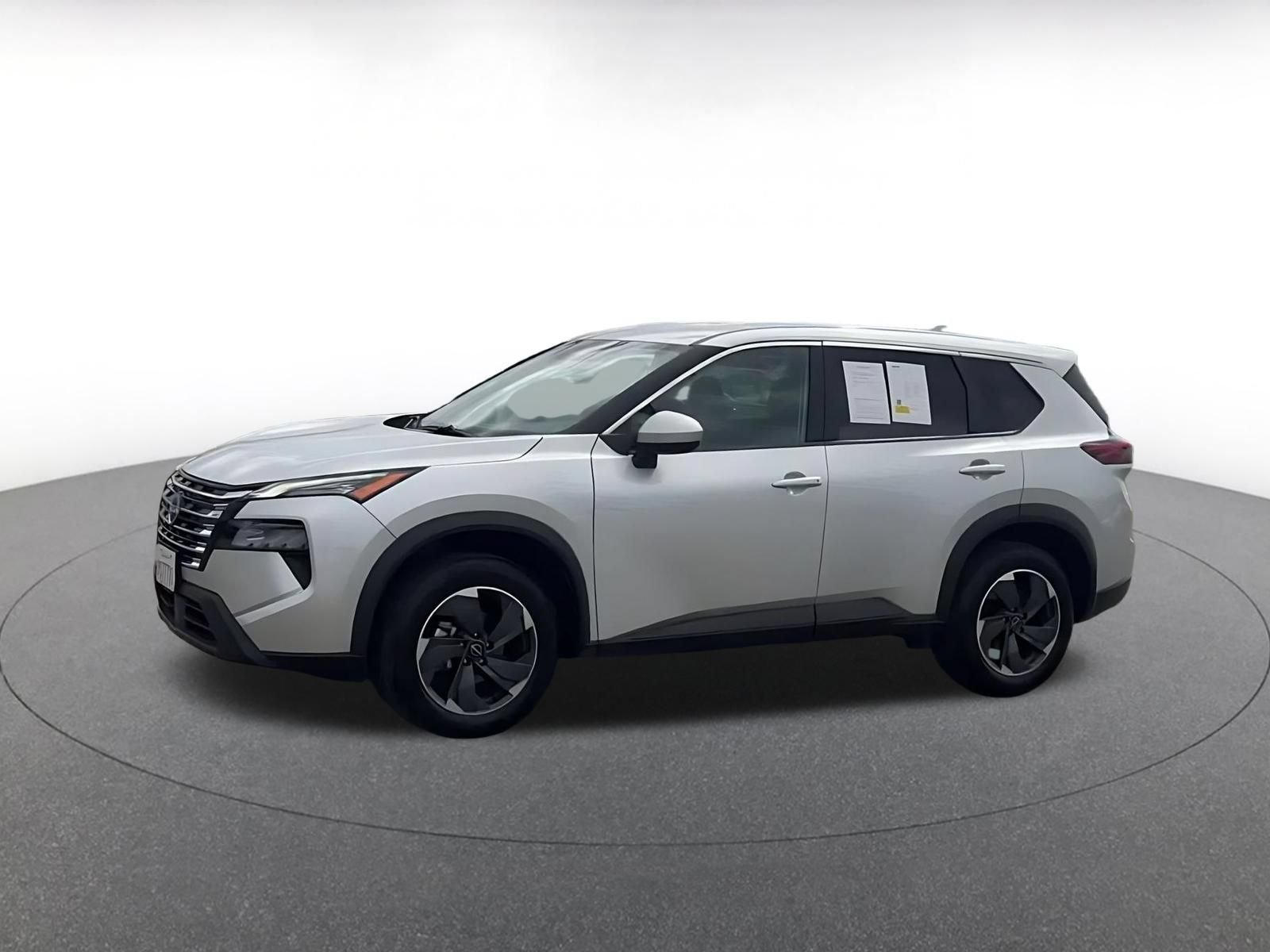 Used 2025 Nissan Rogue SV FWD image 8