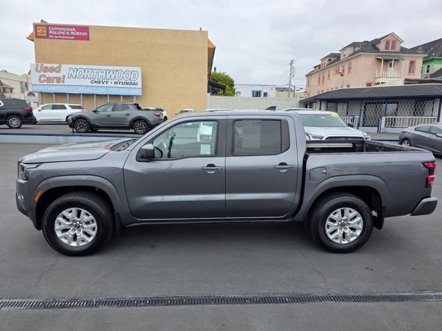 Used 2022 Nissan Frontier SV image 2