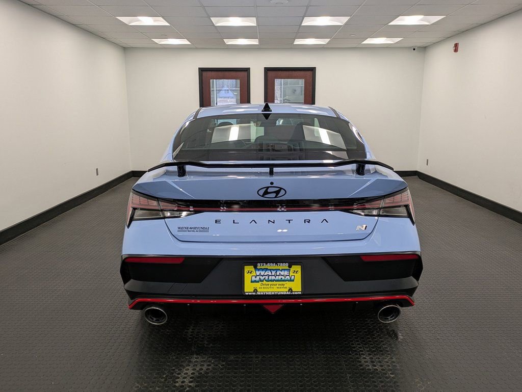 Used 2025 Hyundai Elantra N Base image 5