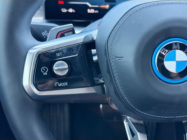 Used 2025 BMW i7 xDrive60 AWD/4WD image 38