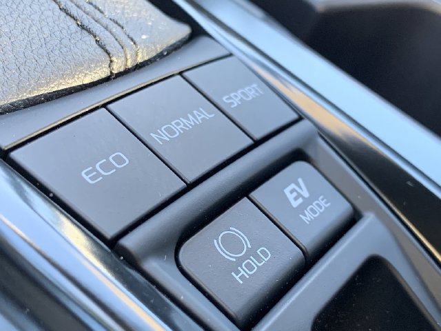 Used 2026 Toyota Camry SE FWD image 28