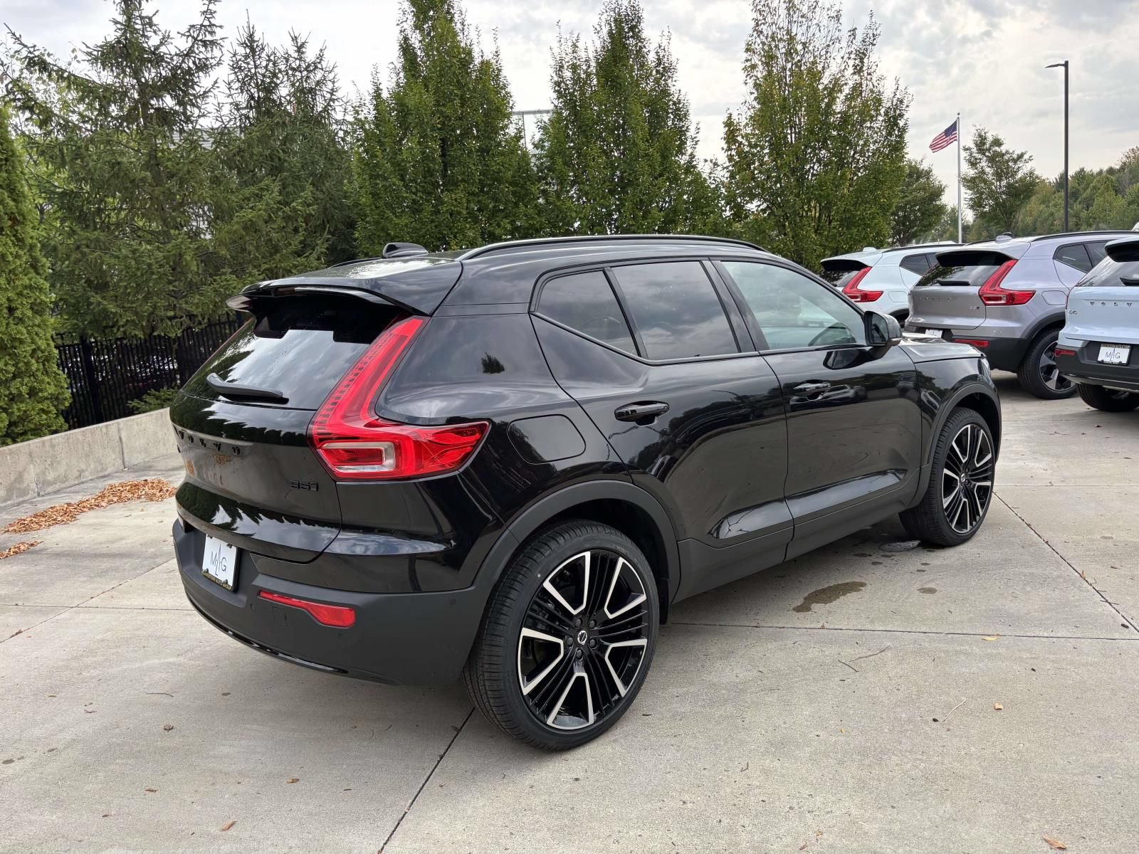 New 2026 Volvo XC40 B5 Ultra w/ Protection Package Premier AWD/4WD image 7