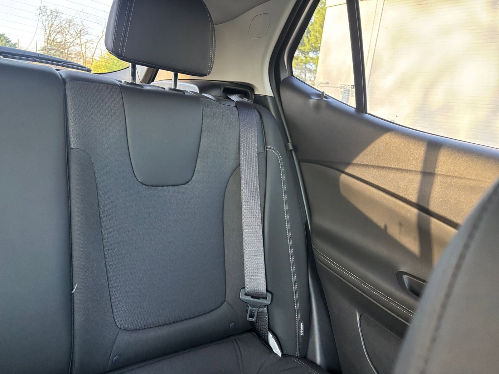 Used 2025 Buick Encore GX Preferred image 36