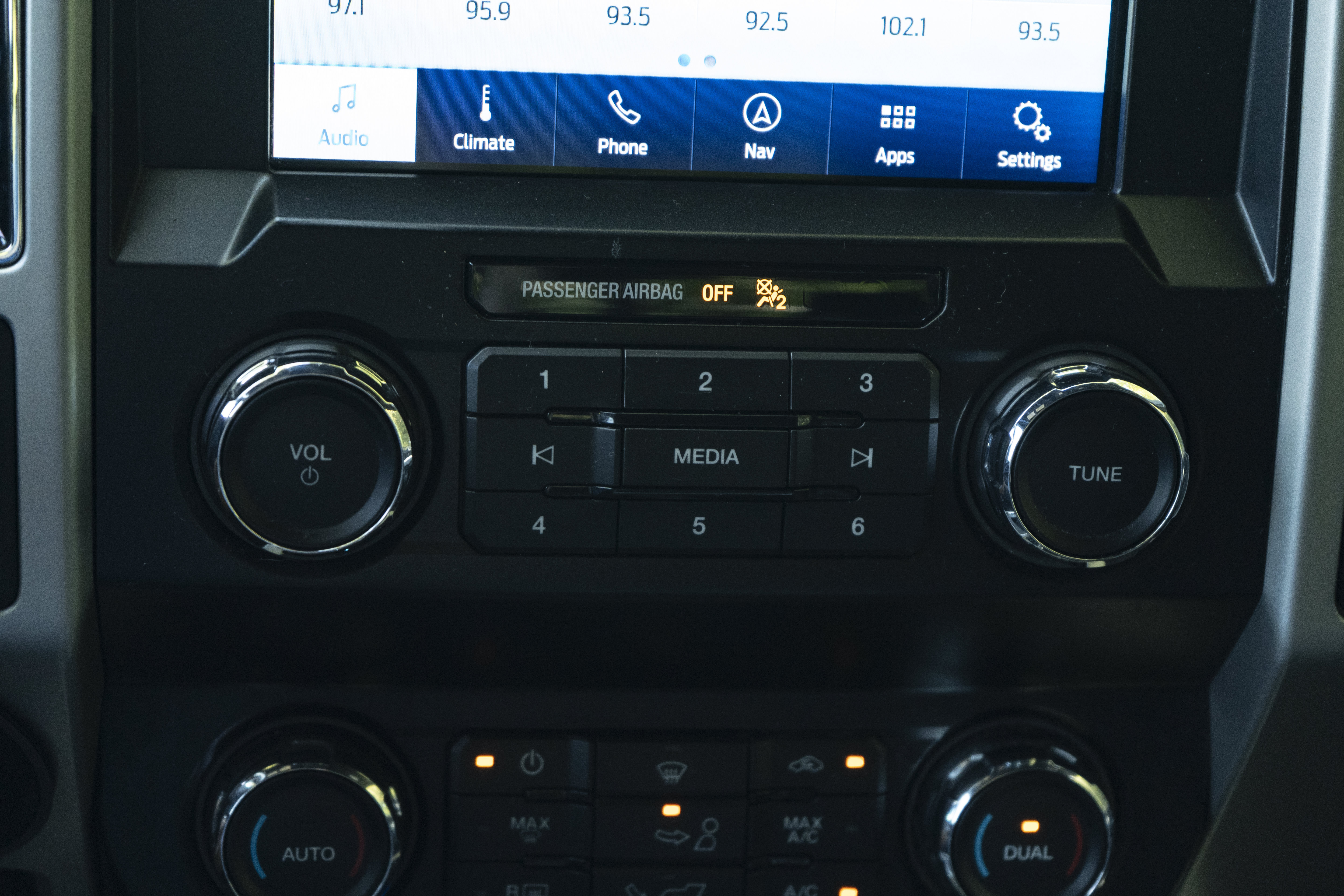 Used 2020 Ford F150 Lariat AWD/4WD image 31