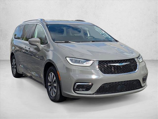 Used 2021 Chrysler Pacifica Touring-L video 3
