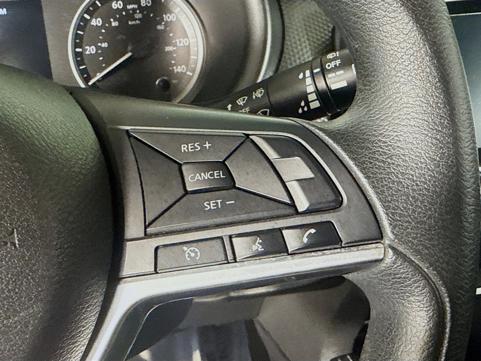 Used 2018 Nissan Kicks SV image 15