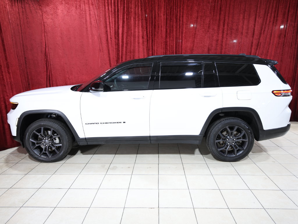 Used 2025 Jeep Grand Cherokee L Limited w/ Trailer Tow Package AWD/4WD image 3