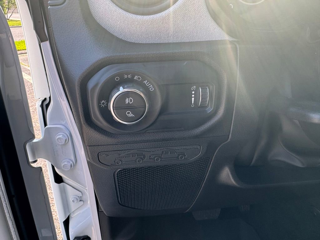 New 2025 Jeep Gladiator Sport image 18