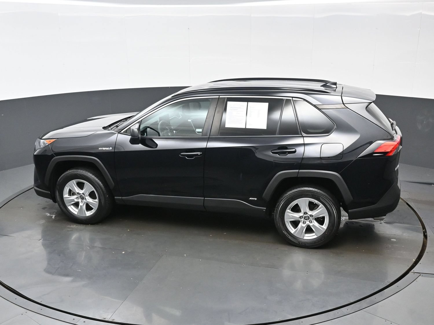 Used 2021 Toyota RAV4 LE AWD/4WD image 35