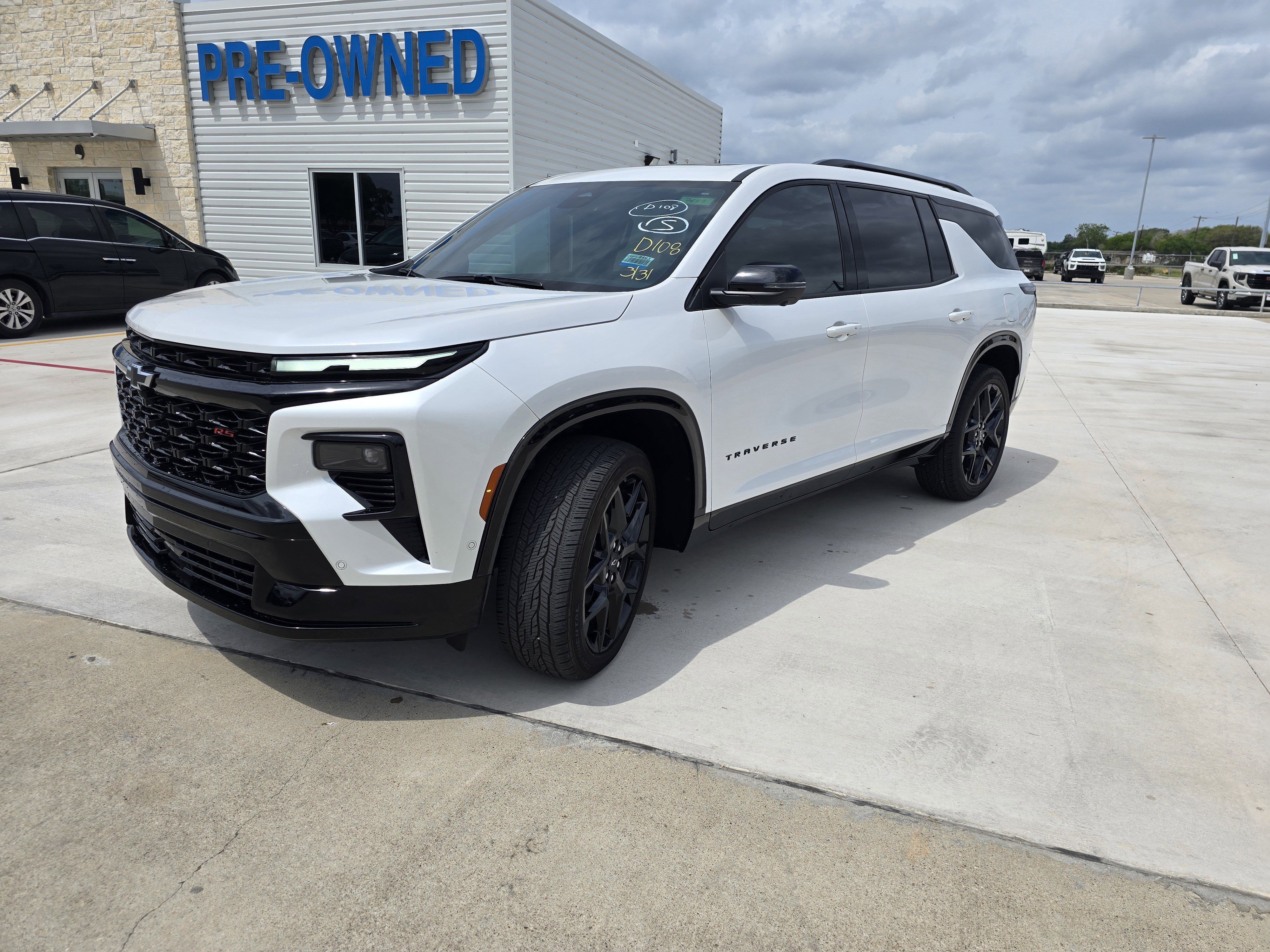 Used 2024 Chevrolet Traverse RS w/ LPO, Floor Liner Package image 7