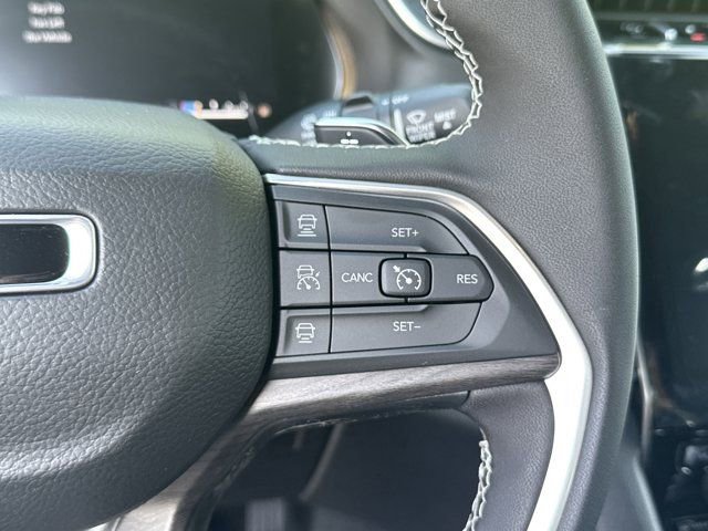 New 2025 Jeep Grand Cherokee Limited w/ Luxury Tech Group II image 23