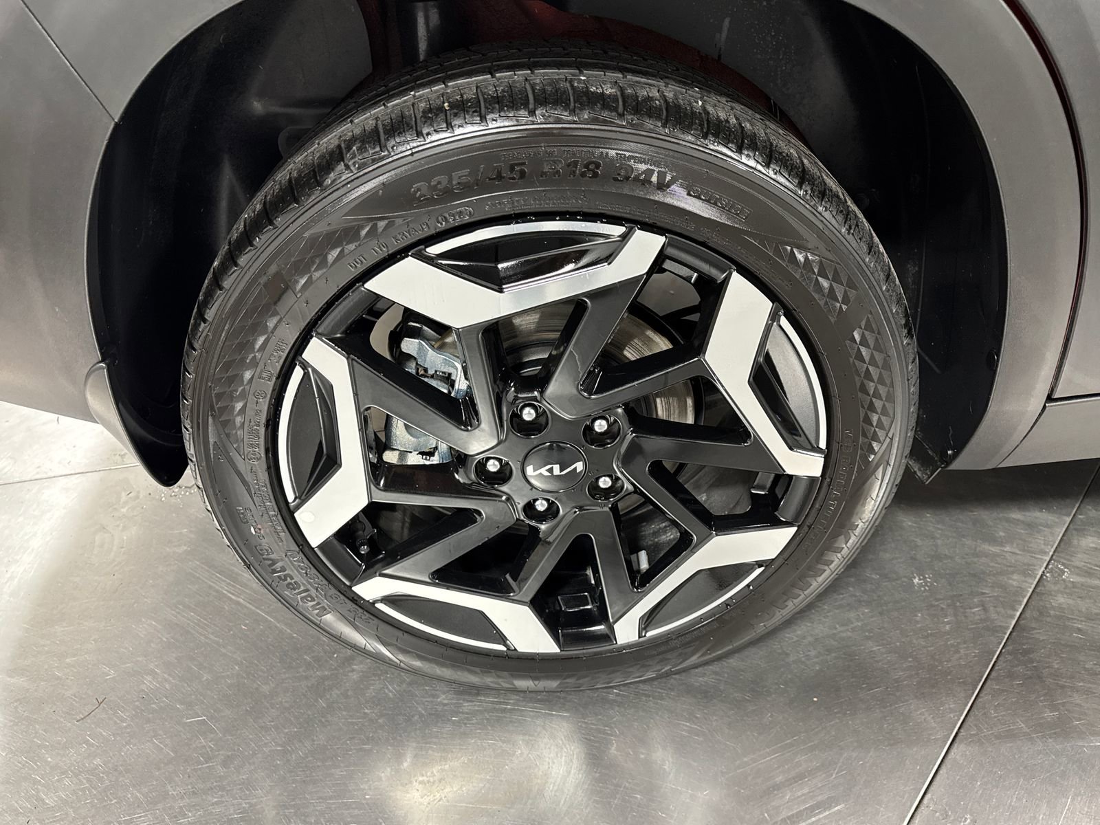 Certified 2025 Kia Seltos SX w/ SX Sunroof Package image 35