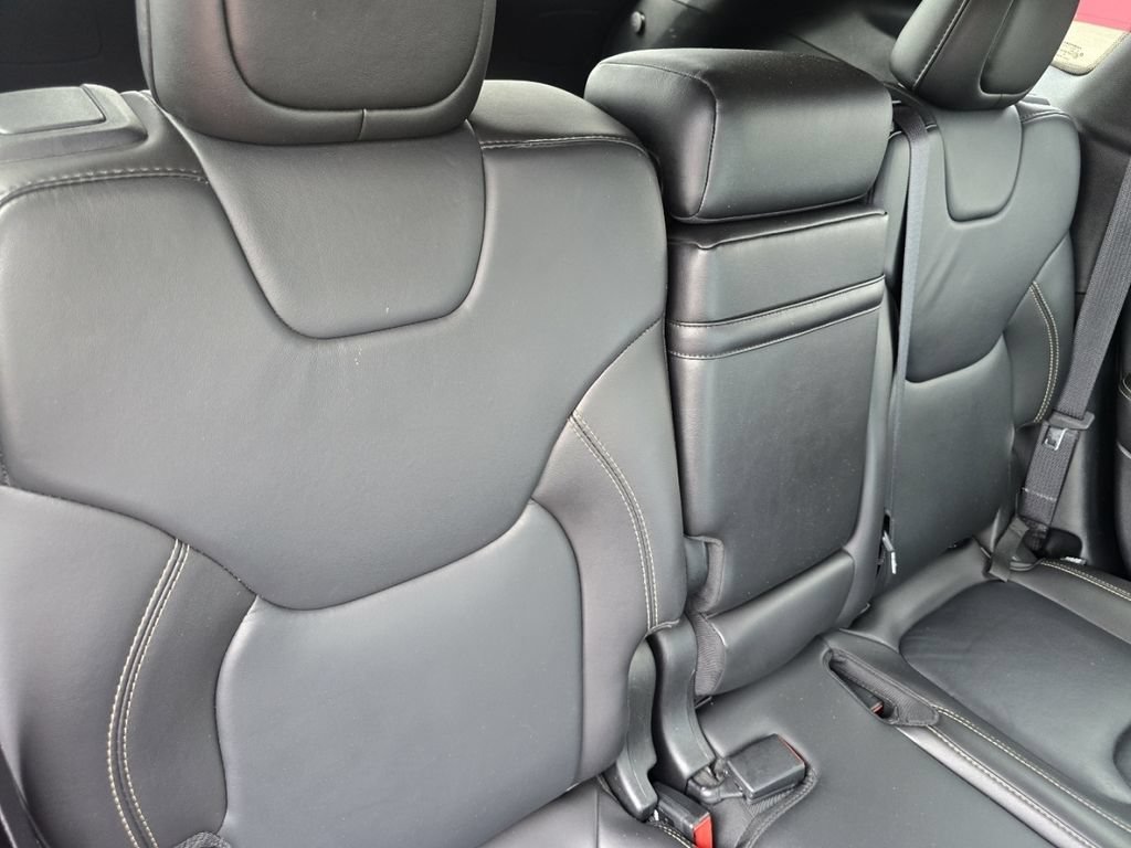 Used 2017 Jeep Cherokee Limited AWD/4WD image 21