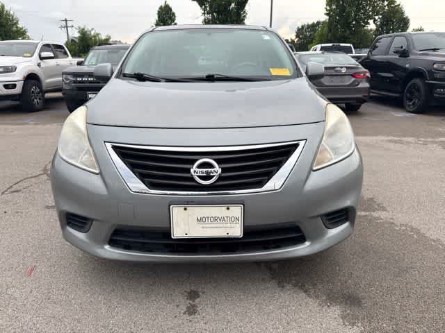 Used 2013 Nissan Versa SV FWD image 2