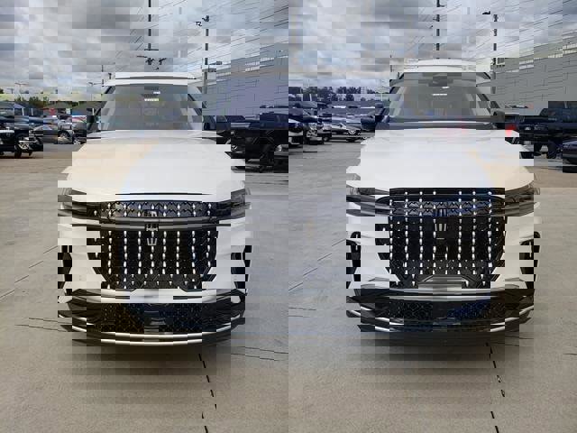 New 2026 Lincoln Nautilus Premier image 3