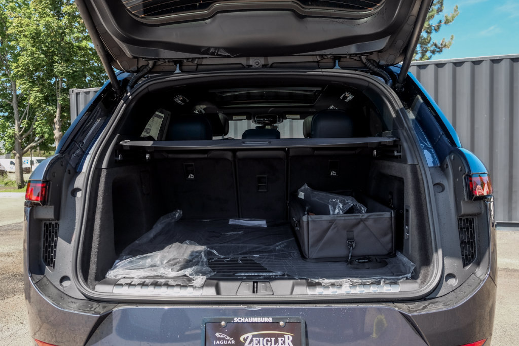 New 2026 Land Rover Range Rover Sport Dynamic SE AWD/4WD image 9