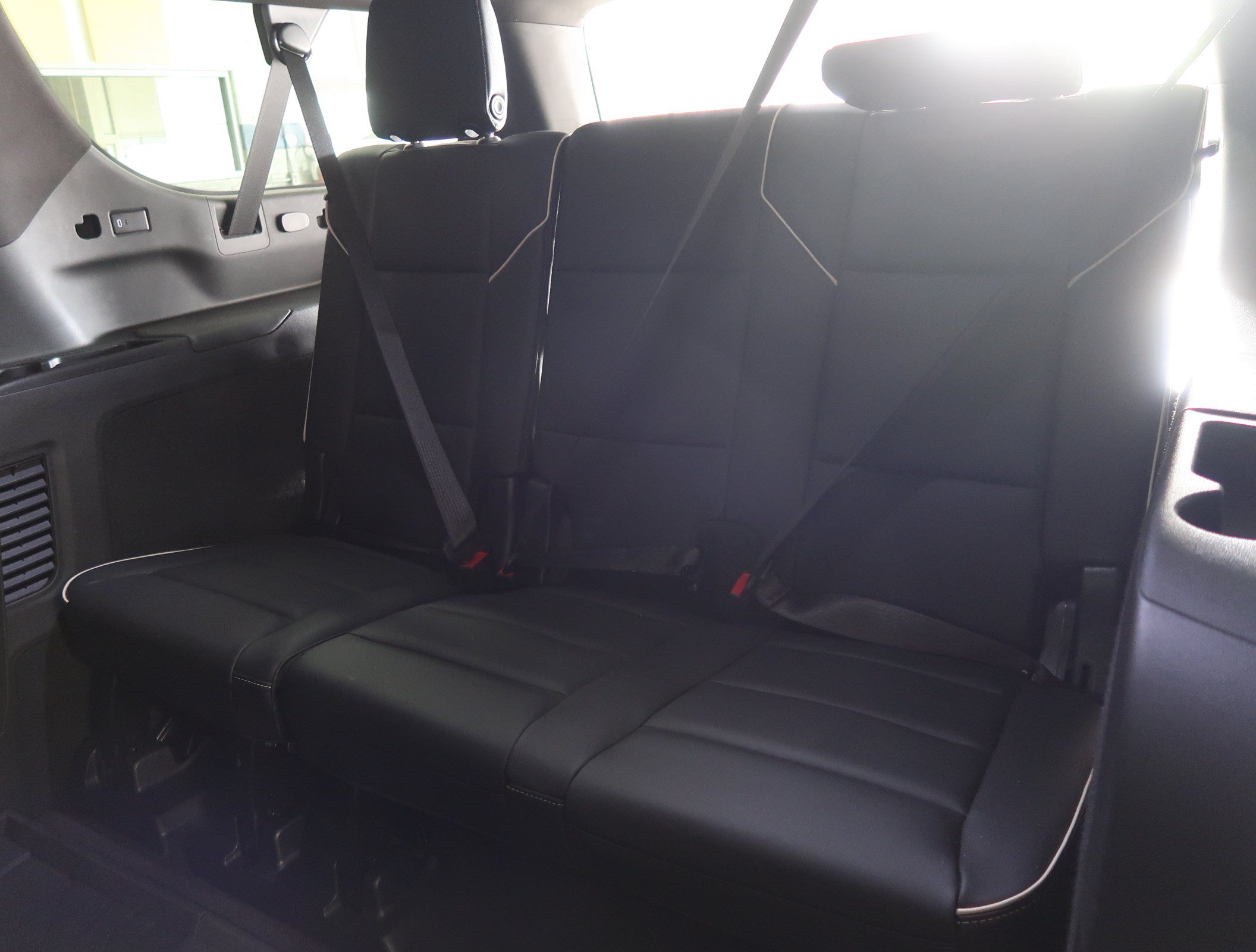 Used 2023 Cadillac Escalade ESV Sport w/ LPO, ONYX Package AWD/4WD image 38