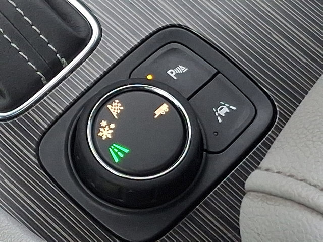 Used 2017 GMC Acadia SLT image 27