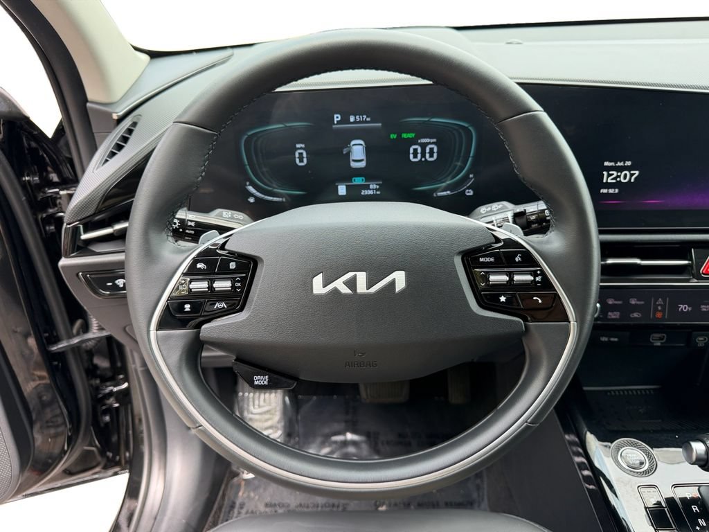 Certified 2023 Kia Niro EX FWD image 19