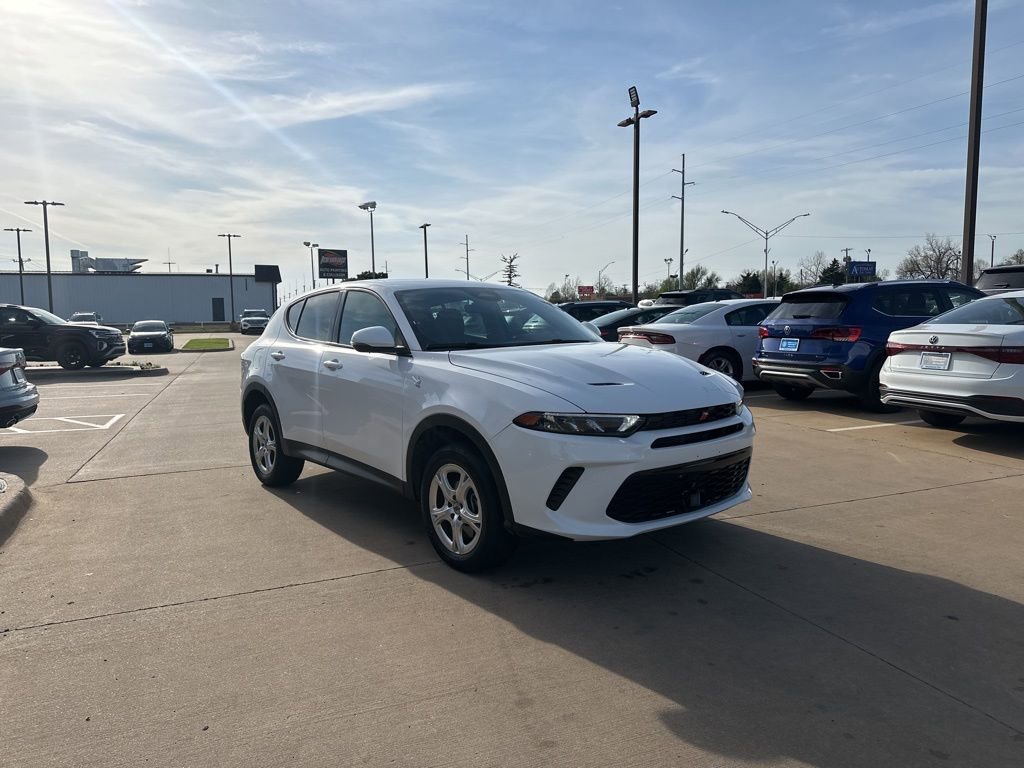 Used 2024 Dodge Hornet GT image 3