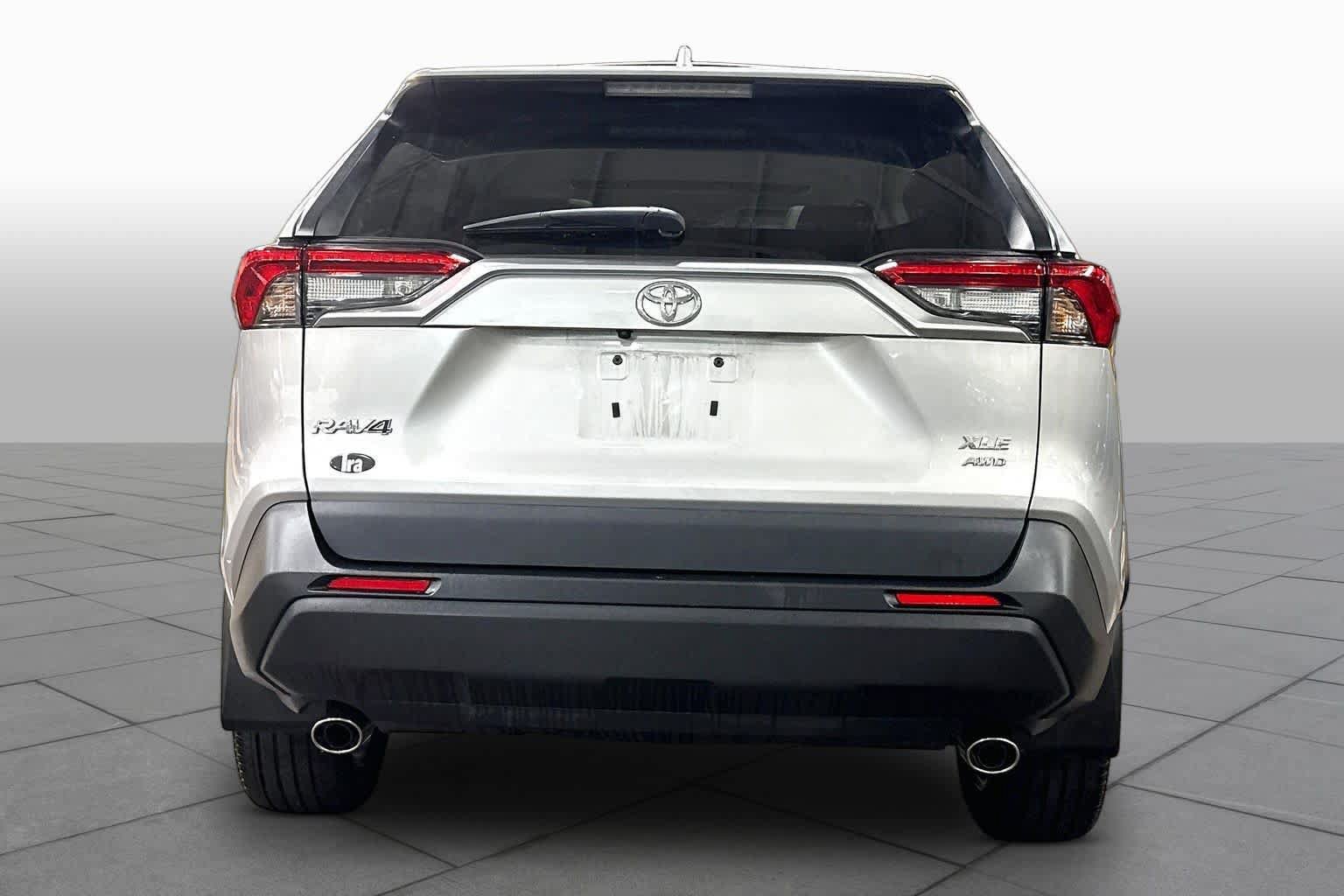 Used 2023 Toyota RAV4 XLE Premium AWD/4WD image 5