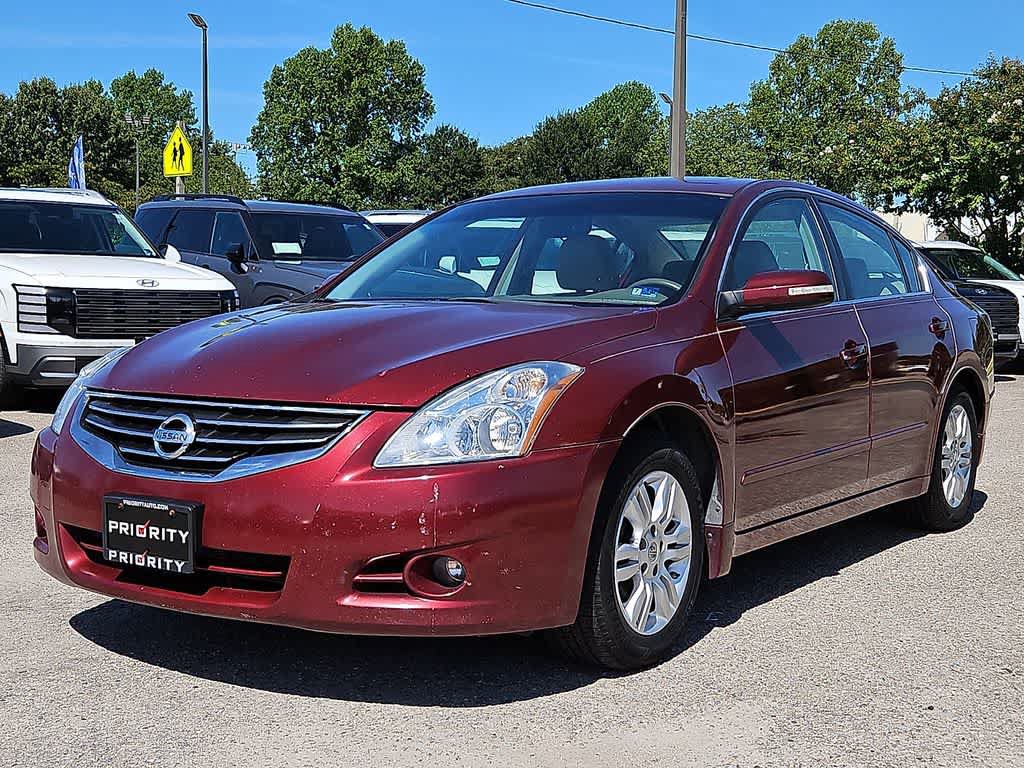 Used 2010 Nissan Altima 2.5 SL w/ Technology Pkg FWD image 1