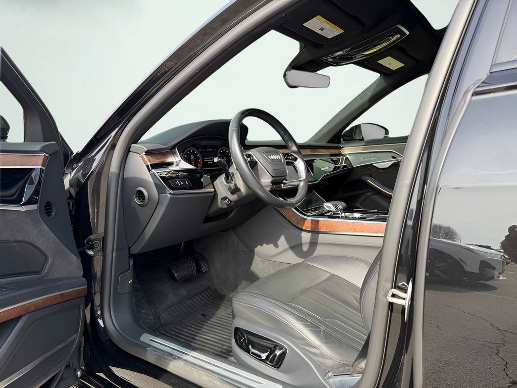 Used 2021 Audi A8 L 4.0T w/ Executive Plus Package image 17